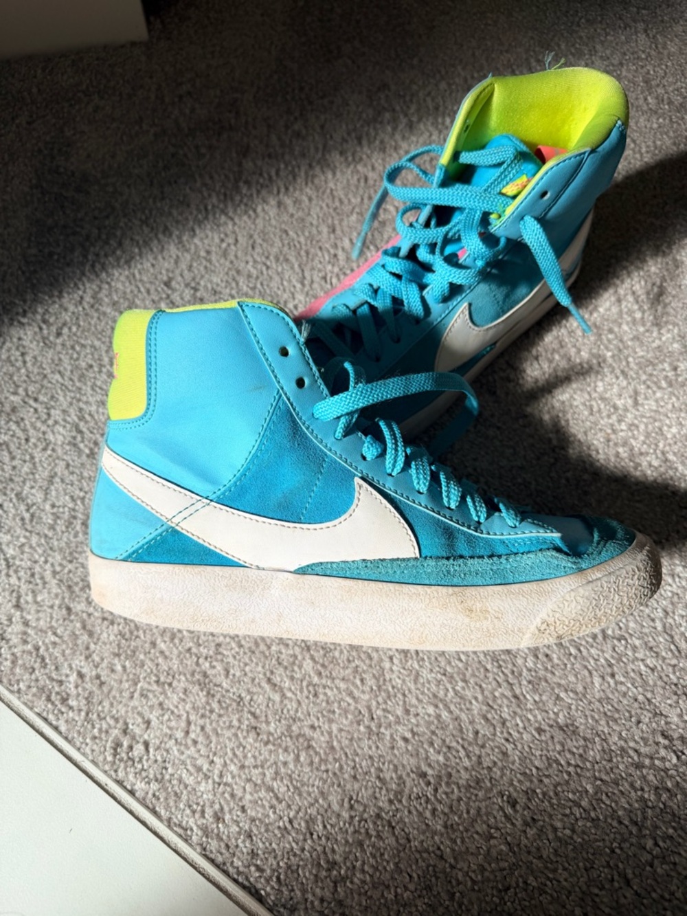Nike Kids Turquoise Pink Neon High-Top Blazers Mid '77 Dance